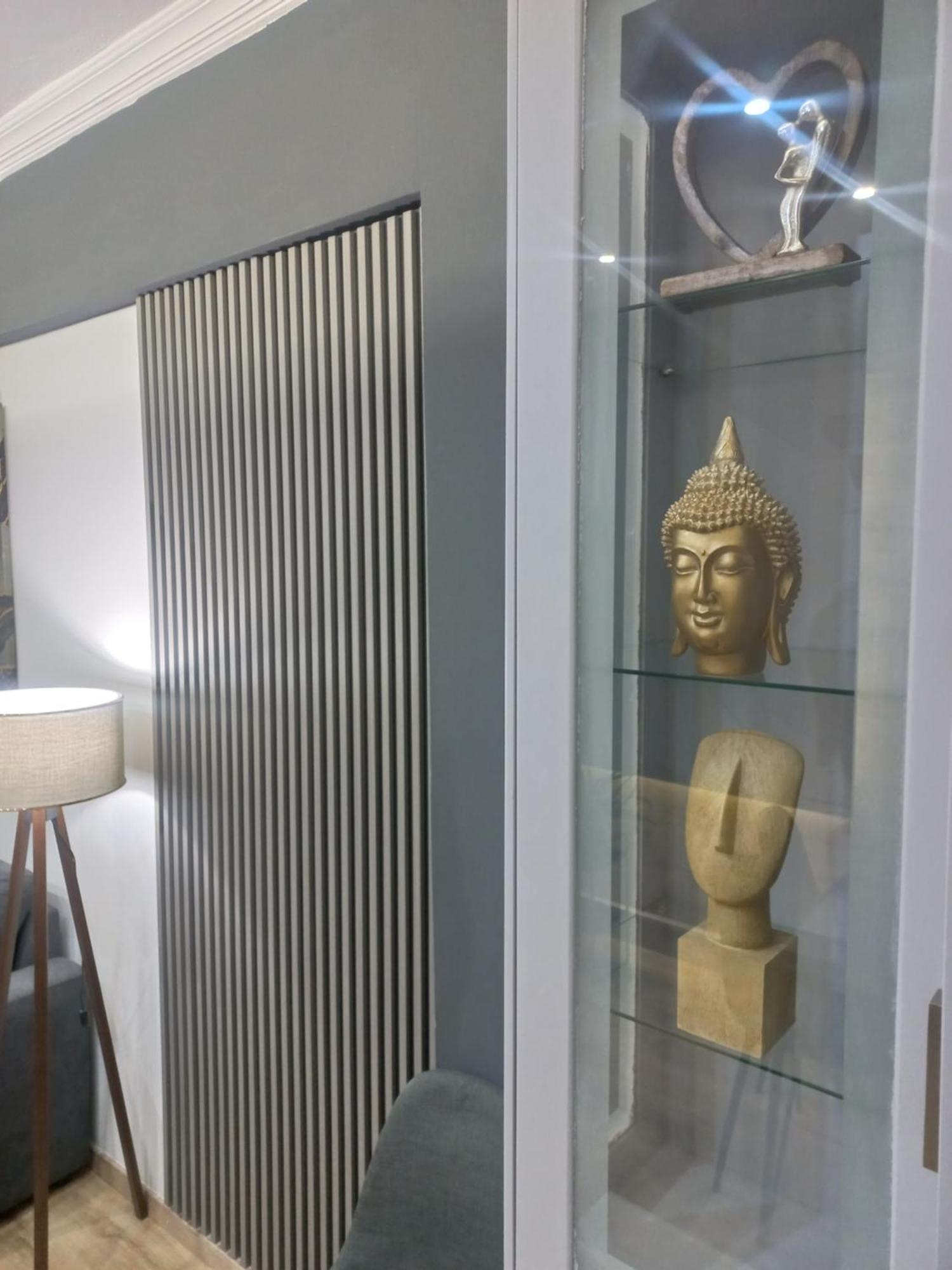 סרס Central 3 Modern Apartment With Free Parking מראה חיצוני תמונה