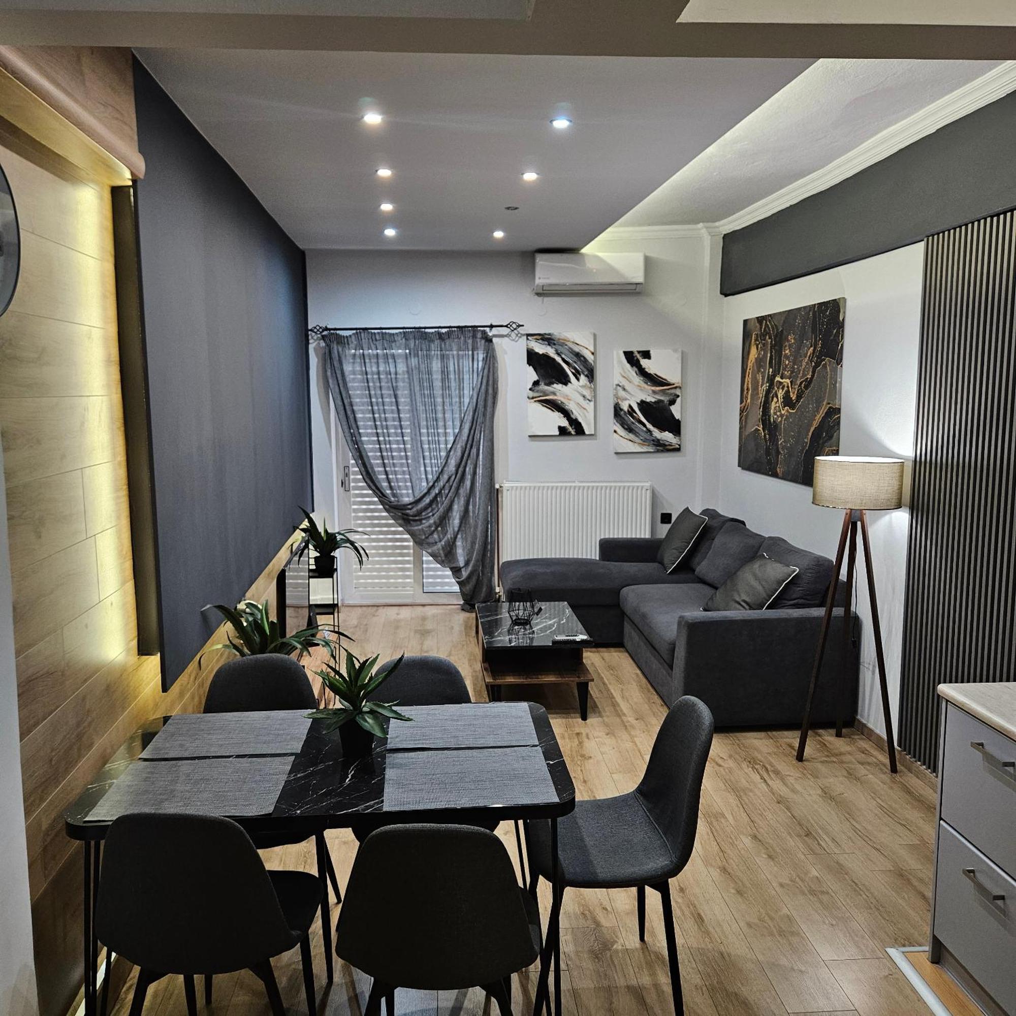 סרס Central 3 Modern Apartment With Free Parking מראה חיצוני תמונה