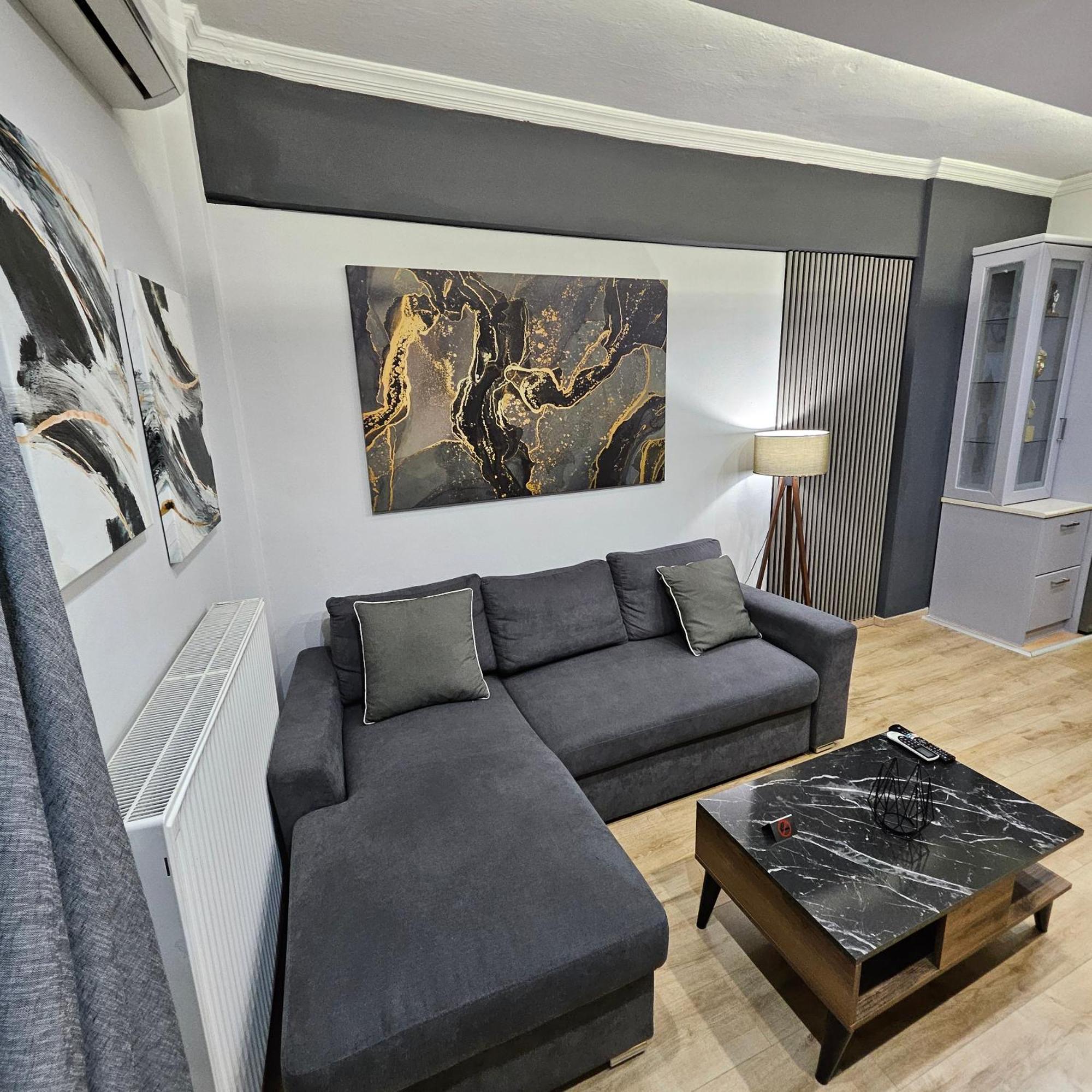 סרס Central 3 Modern Apartment With Free Parking מראה חיצוני תמונה