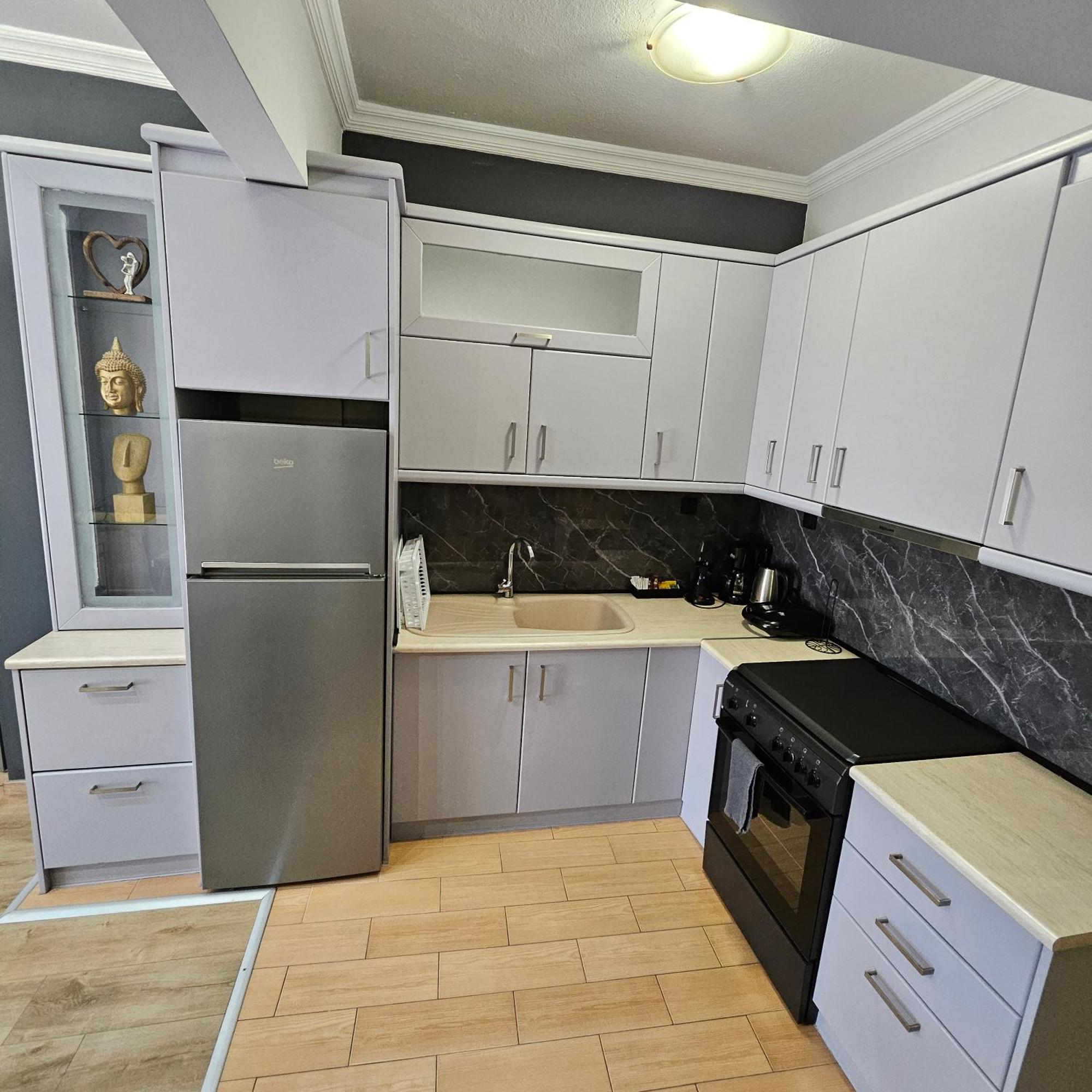 סרס Central 3 Modern Apartment With Free Parking מראה חיצוני תמונה
