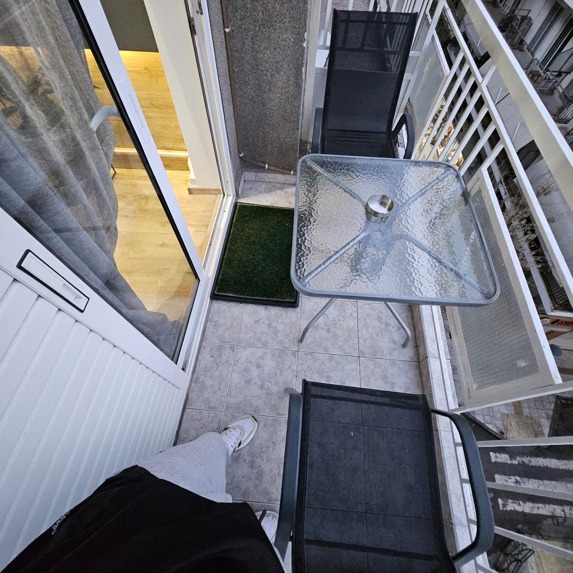 סרס Central 3 Modern Apartment With Free Parking מראה חיצוני תמונה