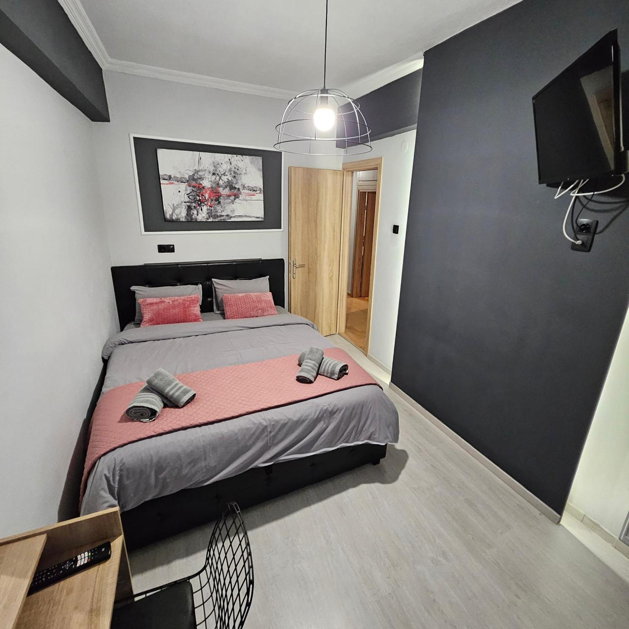 סרס Central 3 Modern Apartment With Free Parking מראה חיצוני תמונה