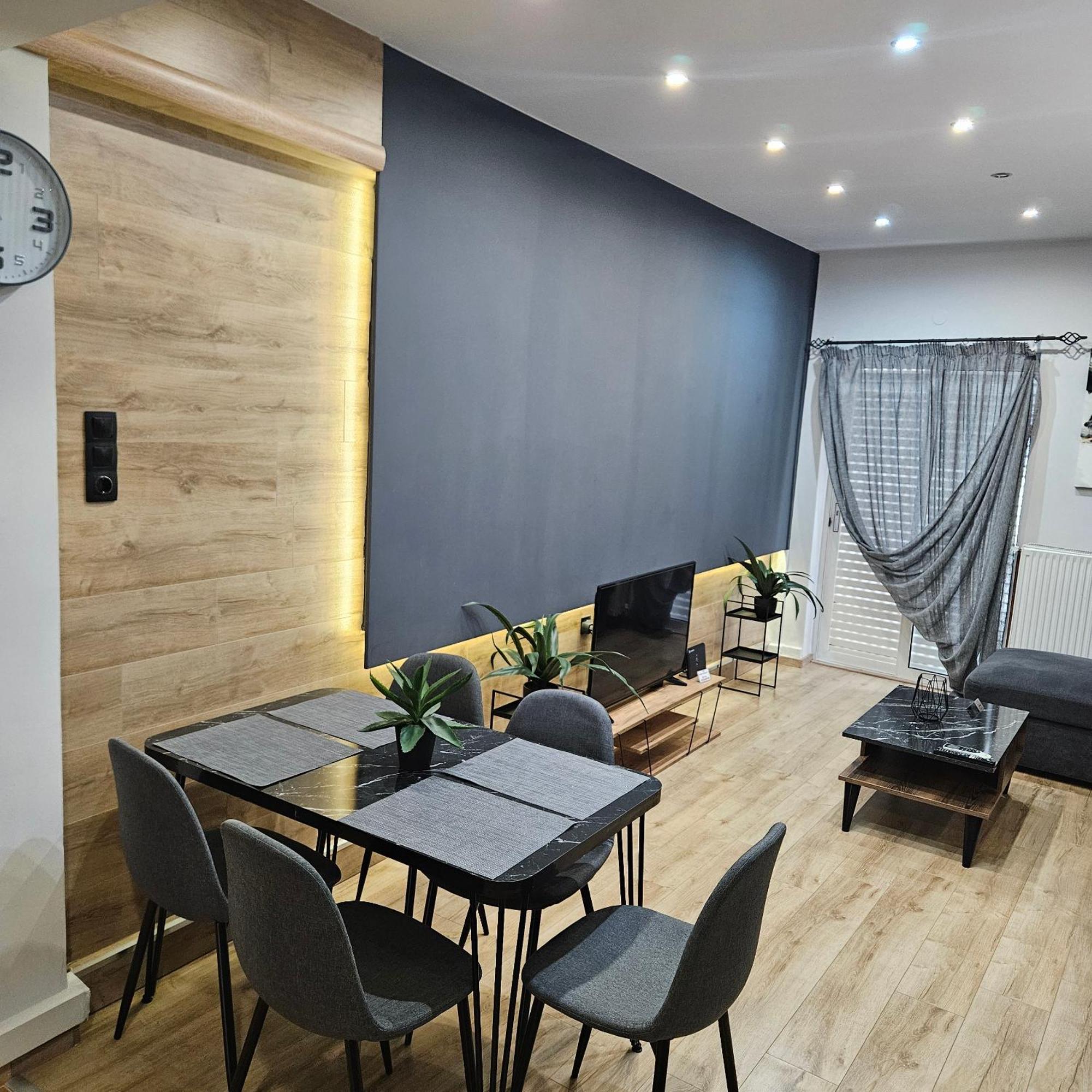סרס Central 3 Modern Apartment With Free Parking מראה חיצוני תמונה