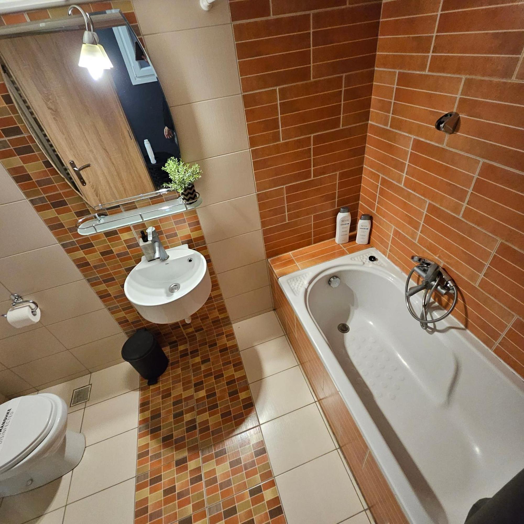 סרס Central 3 Modern Apartment With Free Parking מראה חיצוני תמונה